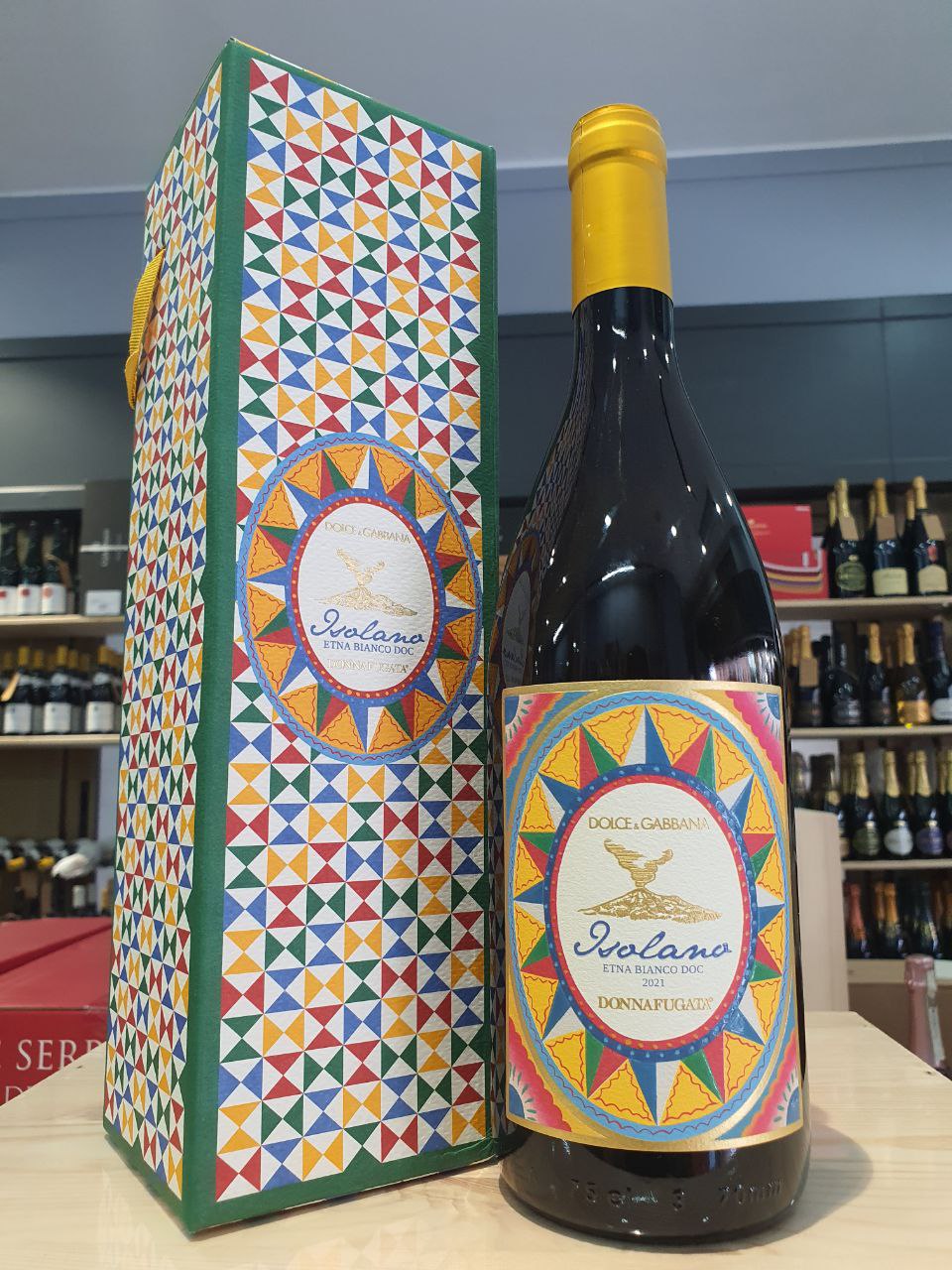 Confezione Isolano Dolce Gabbana Etna bianco DOC 2021 –