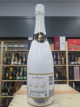 Carica l&#39;immagine nel visualizzatore Galleria,Champagne Moët &amp; Chandon Ice Impérial Demi-Sec