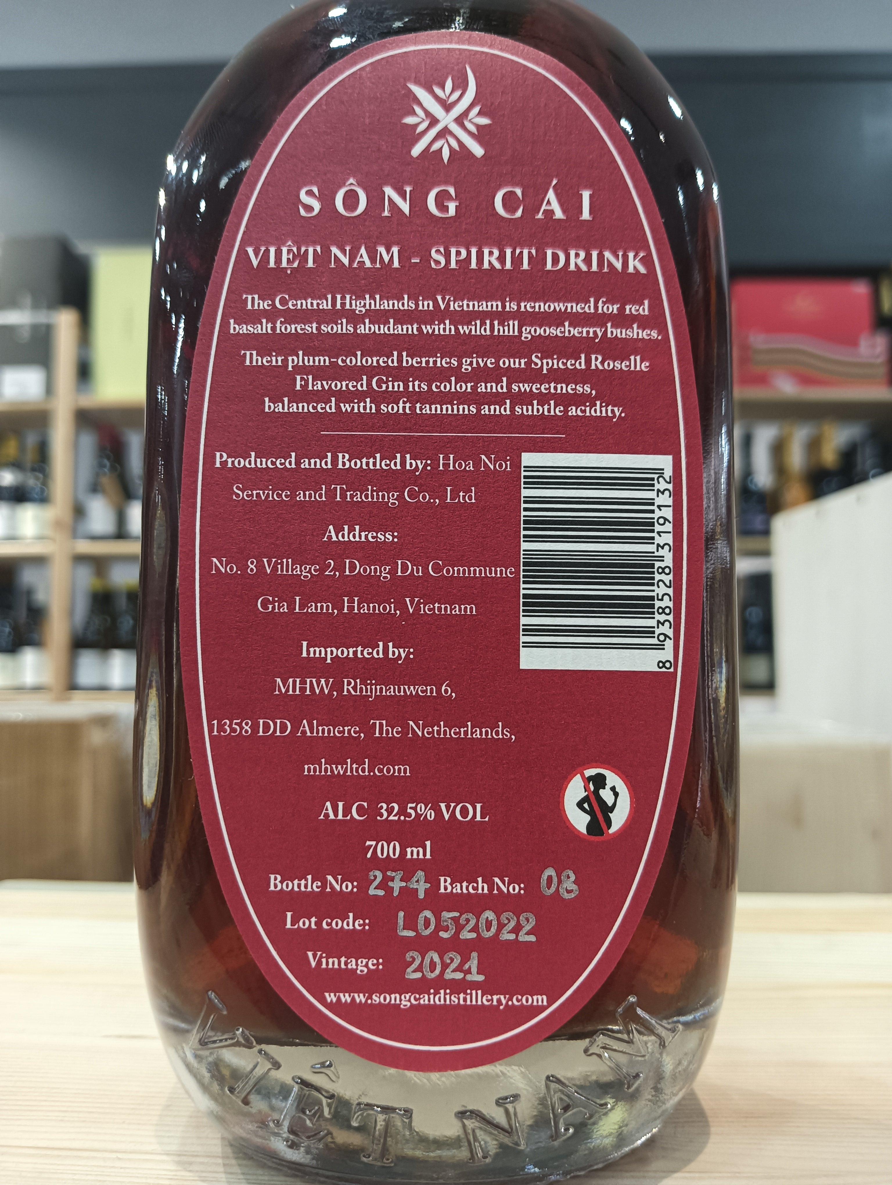 Viet Nam Spiced Roselle Flavored Gin - Sông Cái