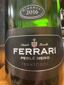 Perlè Nero TrentoDOC Ferrari 2016 - Con Astuccio