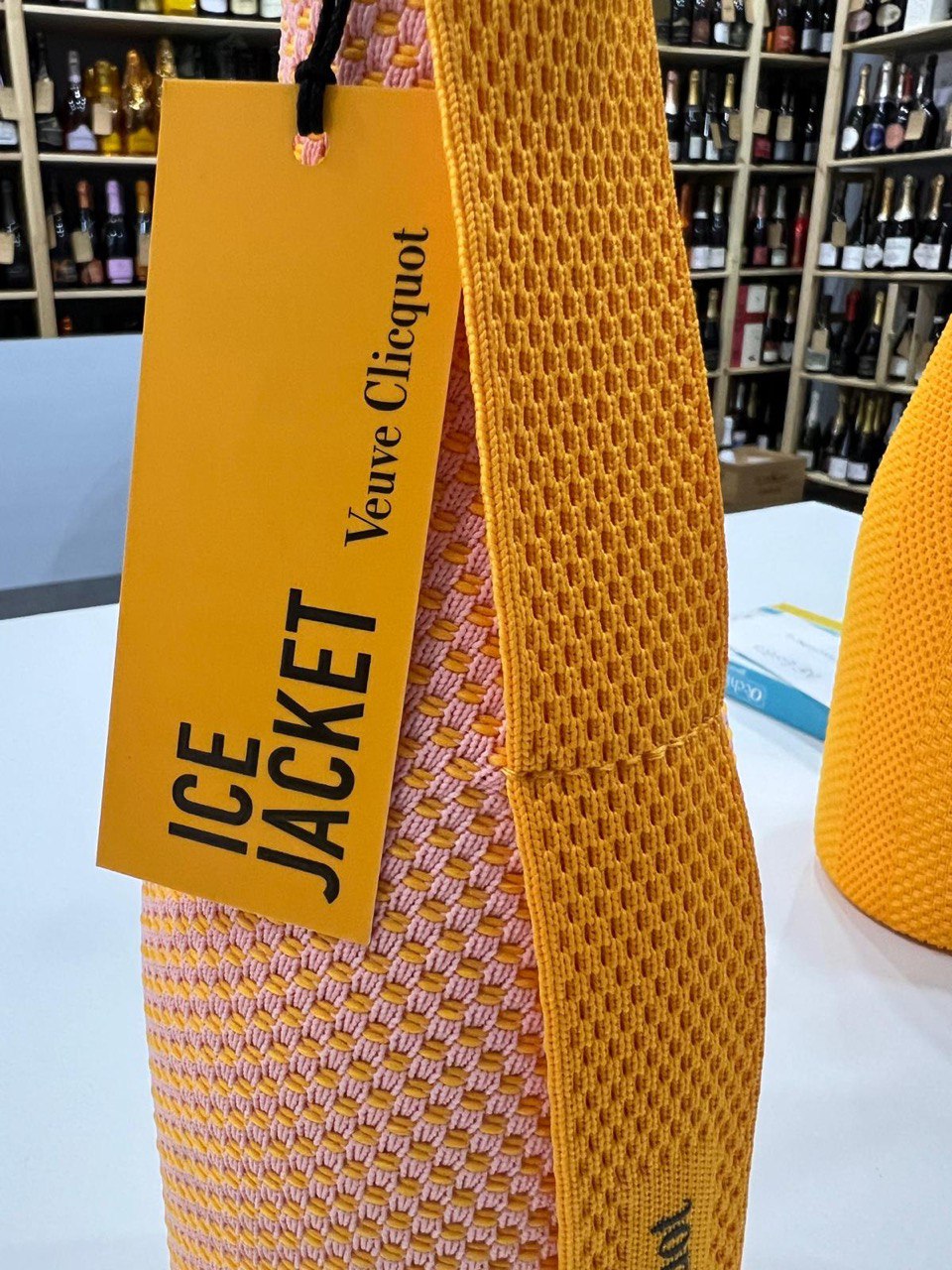 Yellow Label Ice Jacket Champagne Brut Rosé Veuve Clicquot