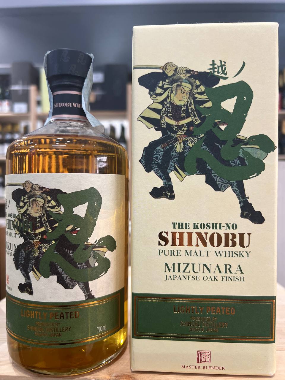 Shinobu Pure Malt Whisky Lightly Peated Mizunara Oak Finish Astucciato