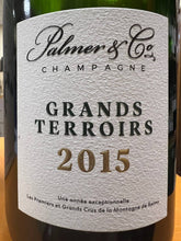 Carica l&#39;immagine nel visualizzatore Galleria,Champagne Palmer &amp; Co Grands Terroirs 2015 - Con astuccio